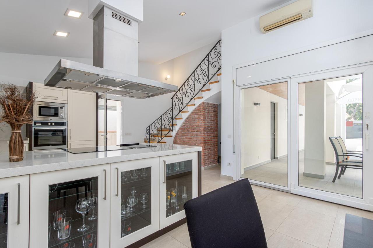 Goldhome - New House With Private Heated Pool, Parking, Wifi, Games Room Empuriabrava Exterior photo