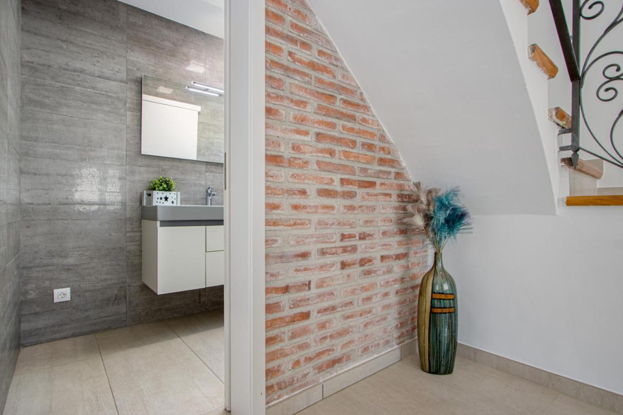 Goldhome - New House With Private Heated Pool, Parking, Wifi, Games Room Empuriabrava Exterior photo