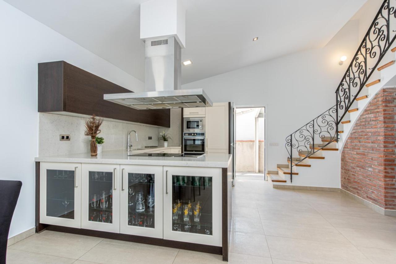 Goldhome - New House With Private Heated Pool, Parking, Wifi, Games Room Empuriabrava Exterior photo