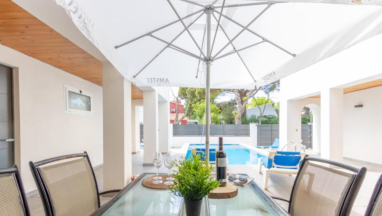 Goldhome - New House With Private Heated Pool, Parking, Wifi, Games Room Empuriabrava Exterior photo