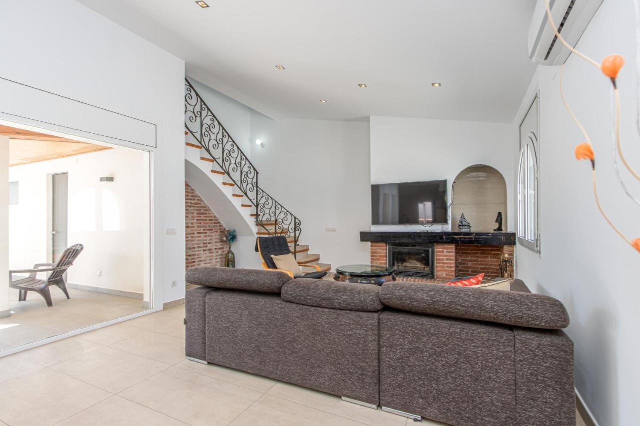 Goldhome - New House With Private Heated Pool, Parking, Wifi, Games Room Empuriabrava Exterior photo