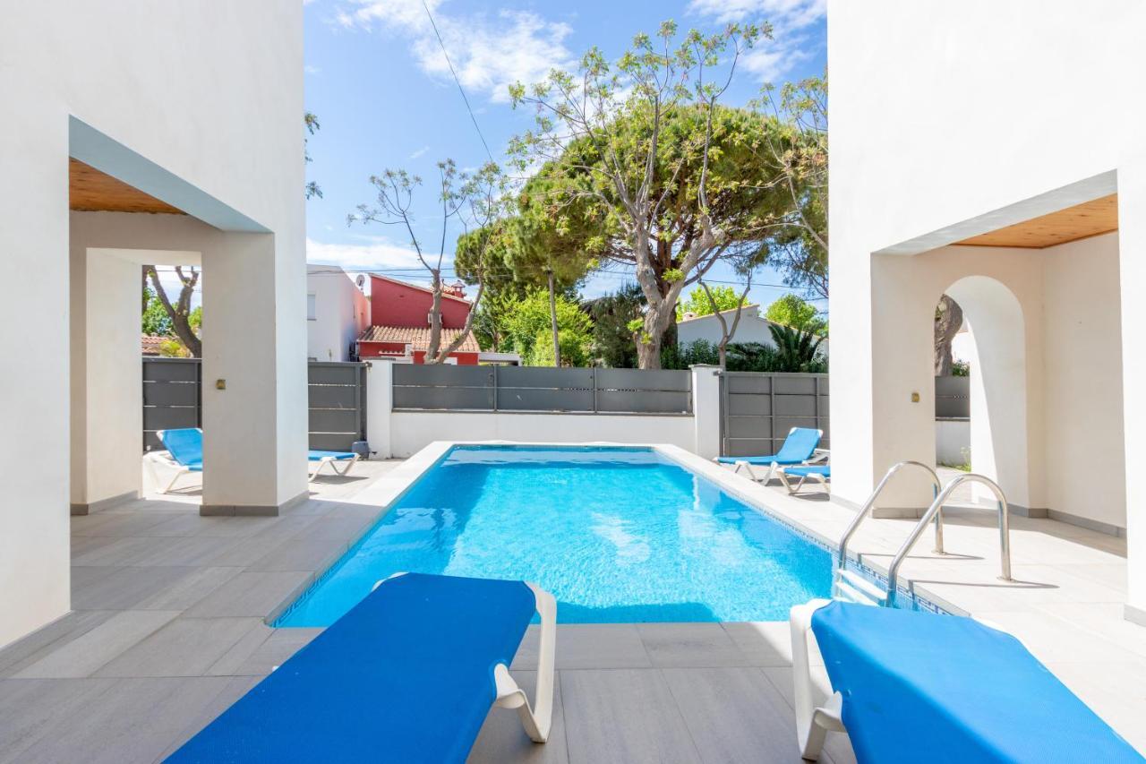 Goldhome - New House With Private Heated Pool, Parking, Wifi, Games Room Empuriabrava Exterior photo